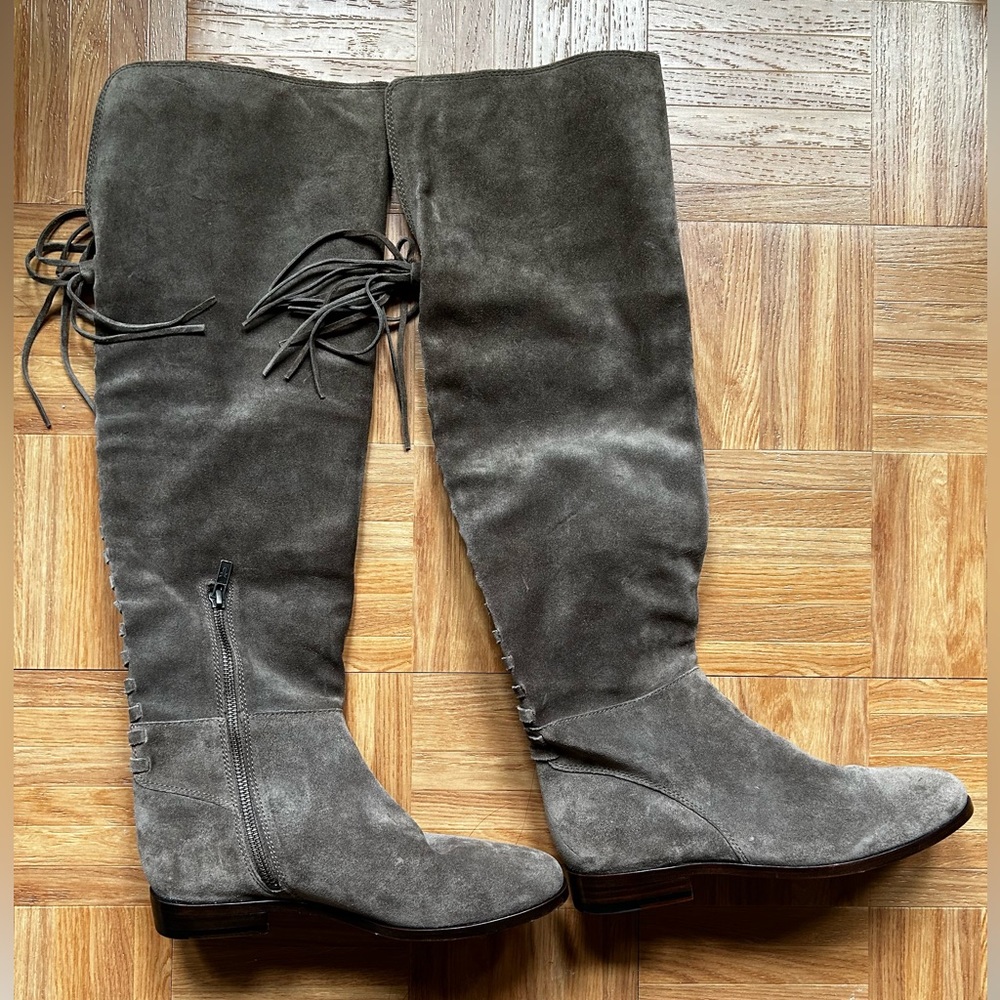 Grayish Brown Frye Boots, barely even worn, size 7, leather material